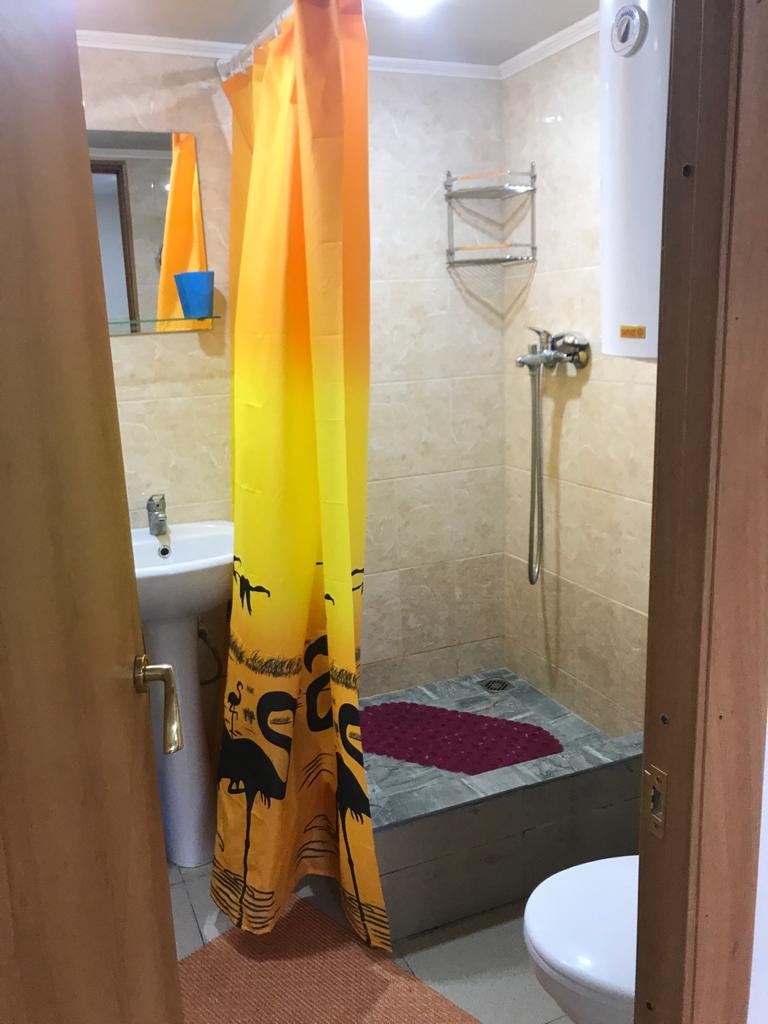 Уютный номер с двумя кроватями